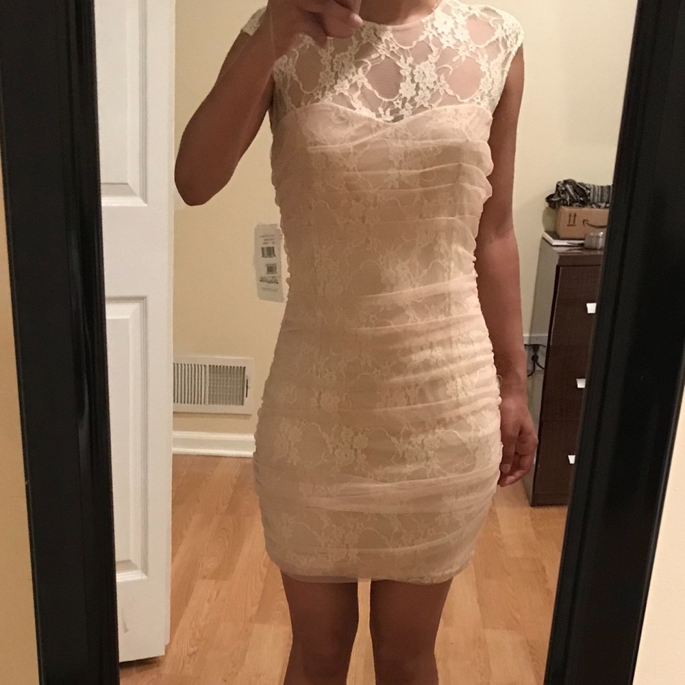 NWT En Creme Lace Illusion Dress